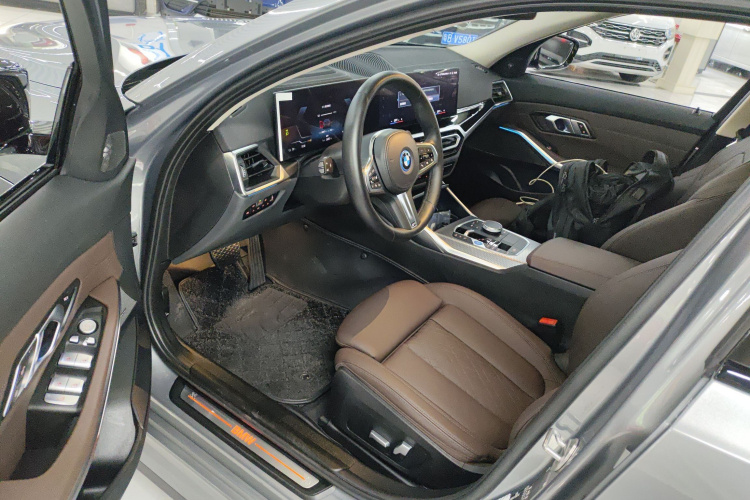 宝马i3 2023款 eDrive 40 L 曜夜运动套装中控内饰20