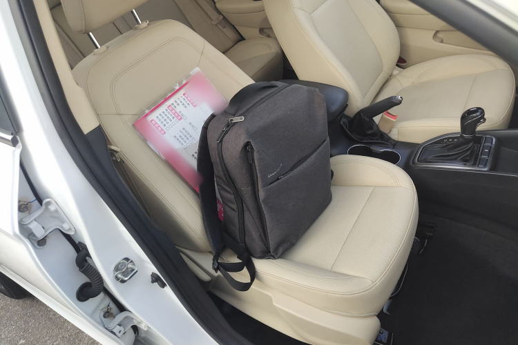 长安 逸动 2016款 1.6L 自动风尚型局部细节41