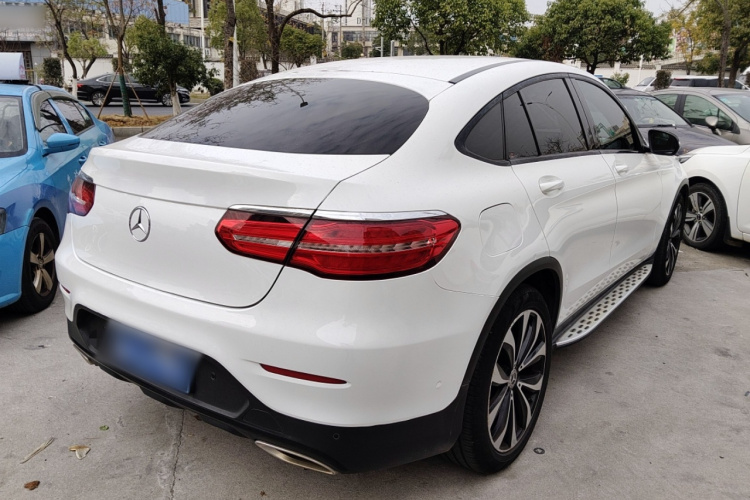 奔驰GLC轿跑 2019款 GLC 260 4MATIC 轿跑SUV车身外观7