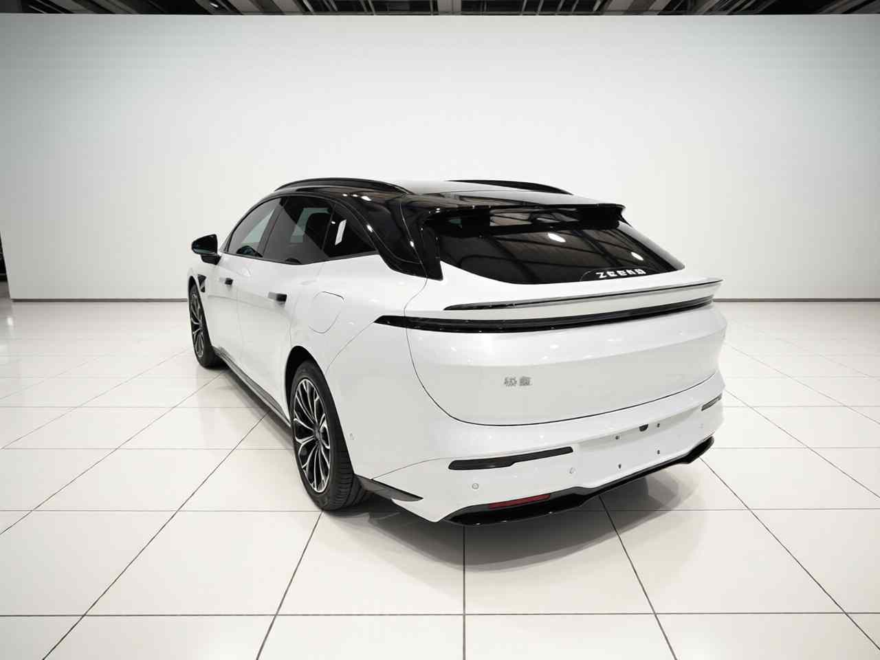 极氪007GT 2025款 四驱智驾版 75kWh(3)