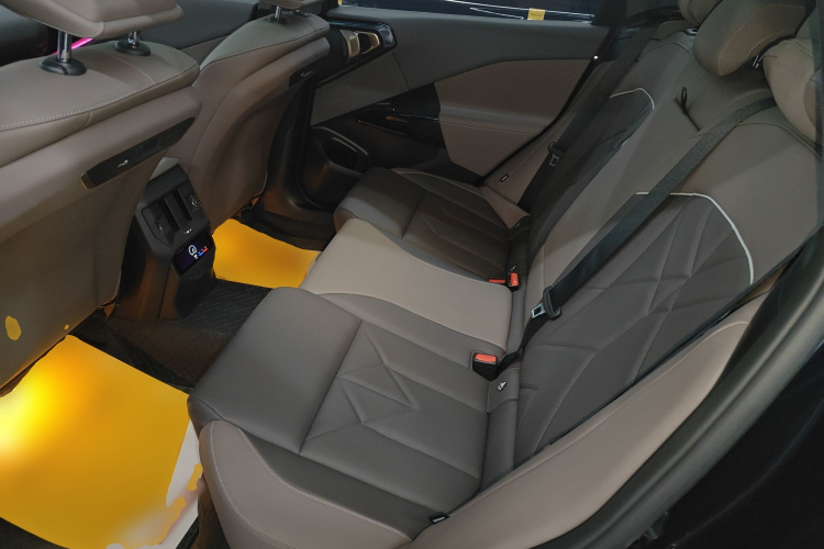 宝马X3 2025款 xDrive25L 豪华套装中控内饰21