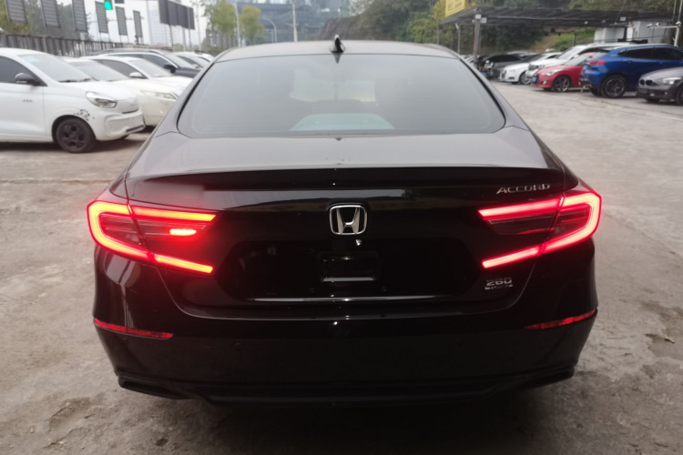 本田 雅阁 2022款 260TURBO 舒适版车身外观6