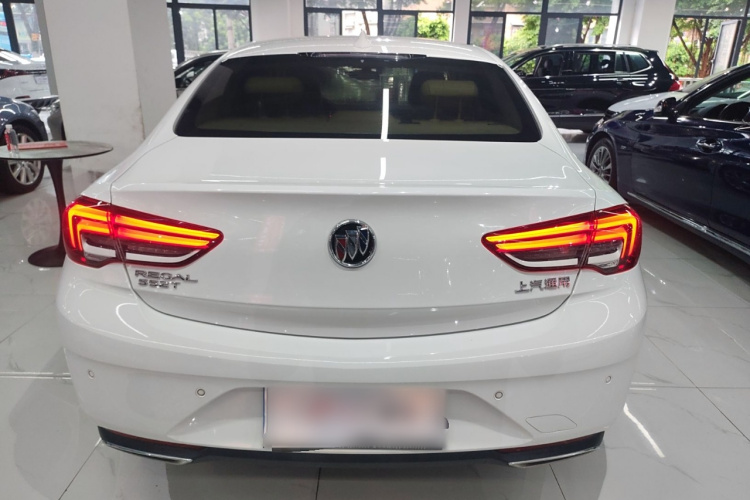 别克 君威 2020款 552T 精英型车身外观6