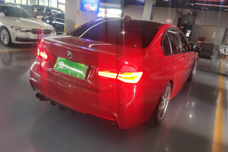 宝马3系 2018款 320i M运动曜夜版车身外观7