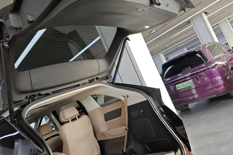 小鹏X9 2025款 740超长续航 Max局部细节23