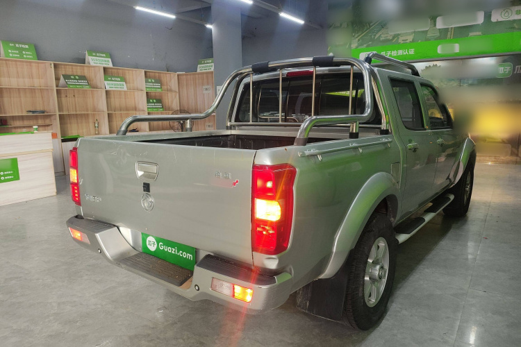 东风 锐骐 2019款 2.4L汽油国VI两驱标准型标箱2TZD车身外观6005