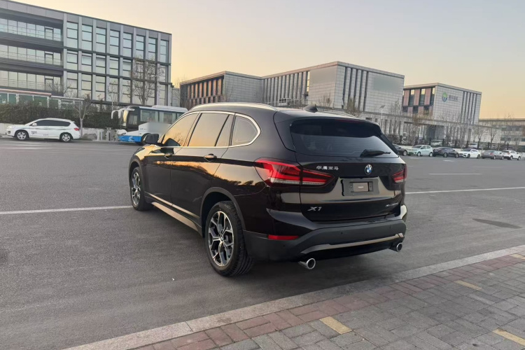 宝马X1 2020款 sDrive25Li 领先型车身外观6004