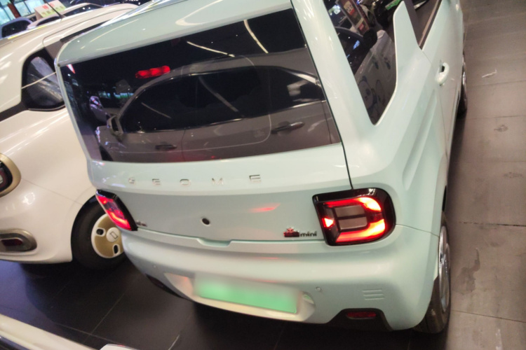 吉利银河 2024款 熊猫mini 200km 耐力熊车身外观6