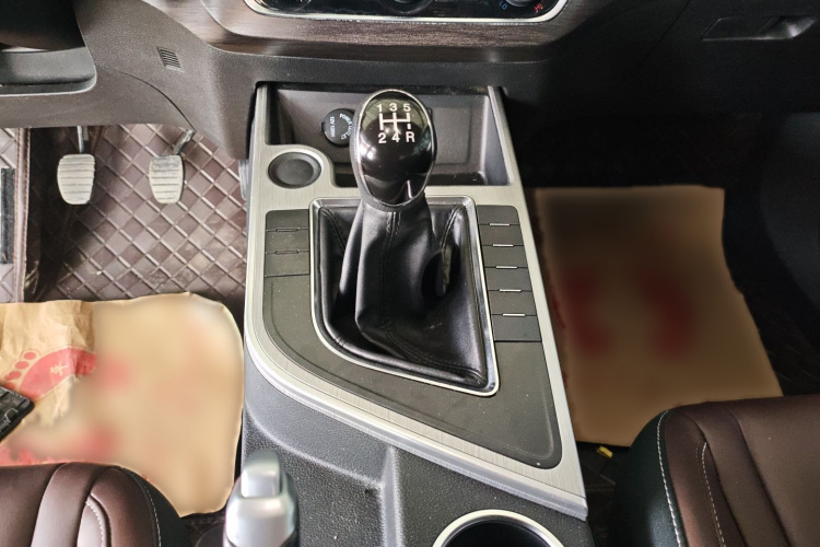 东风风行 风行T5 2023款 盛世款 1.6L 手动筑梦版 五座局部细节18