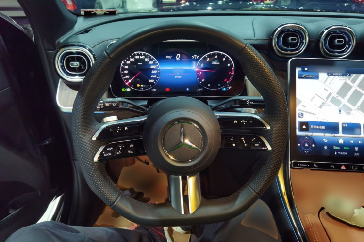 奔驰GLC 2024款 改款 GLC 300 L 4MATIC 动感型 5座中控内饰13