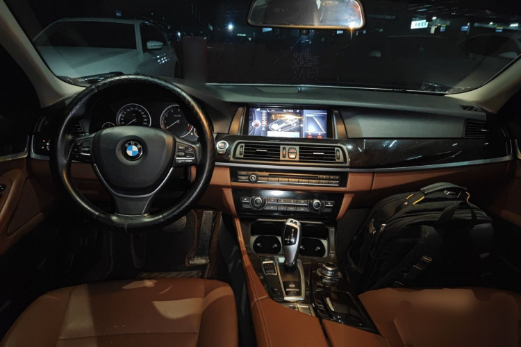 宝马5系 2017款 525Li 领先型中控内饰12