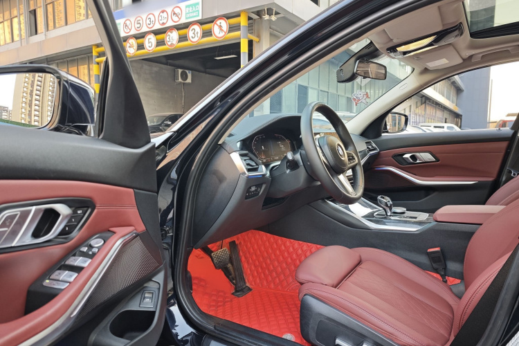 宝马3系 2022款 325Li M运动套装中控内饰7003