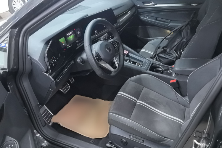 大众 高尔夫 2023款 改款 280TSI DSG R-Line Lite中控内饰19