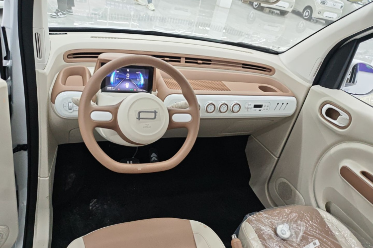 奔腾小马 2026款 222km 炫彩马中控内饰12