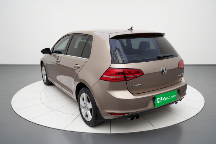 大众 高尔夫 2014款 1.4TSI 自动舒适型车身外观5