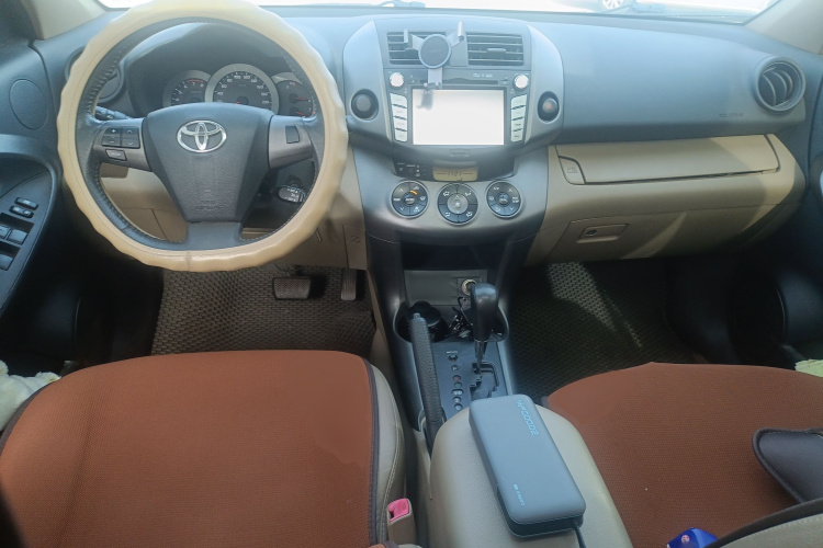 丰田 RAV4荣放 2011款 2.0L 自动豪华版中控内饰7002