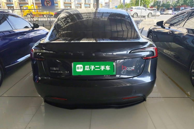 特斯拉 Model 3 2023款 长续航全轮驱动版车身外观6