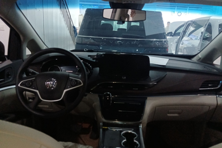 别克GL8 2023款 陆上公务舱 智享型中控内饰7002