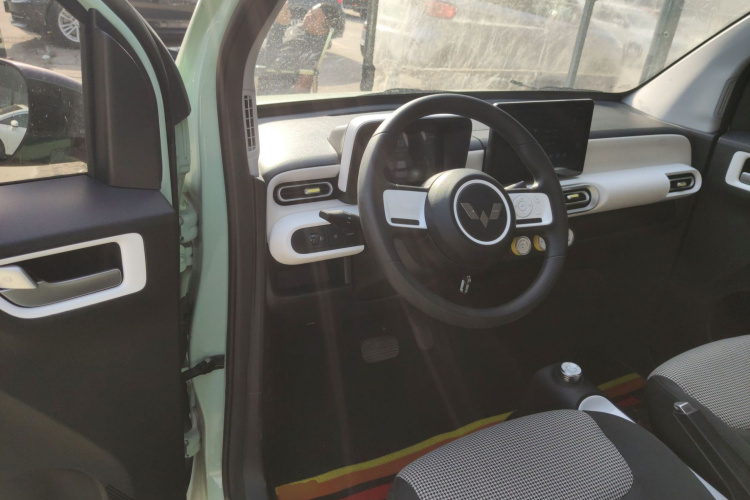 五菱汽车 宏光MINIEV 2024款 第三代 215km 青春版中控内饰13