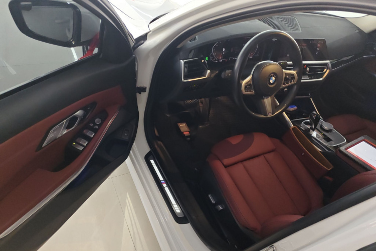 宝马3系 2022款 325Li M运动套装中控内饰7003