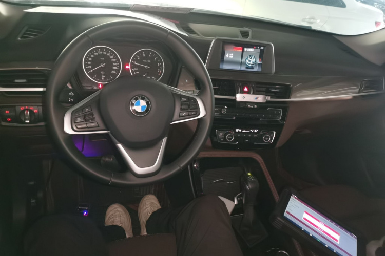 宝马X1 2018款 sDrive18Li 尊享型中控内饰12