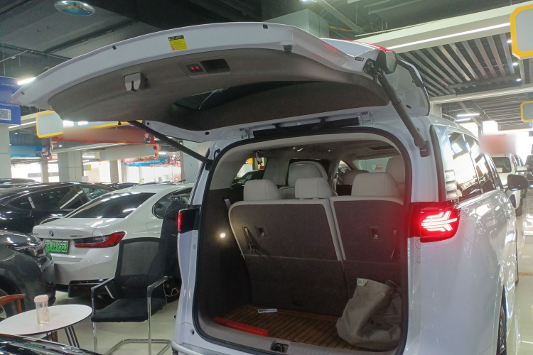 腾势D9 2022款 DM-i 970 四驱旗舰型局部细节23