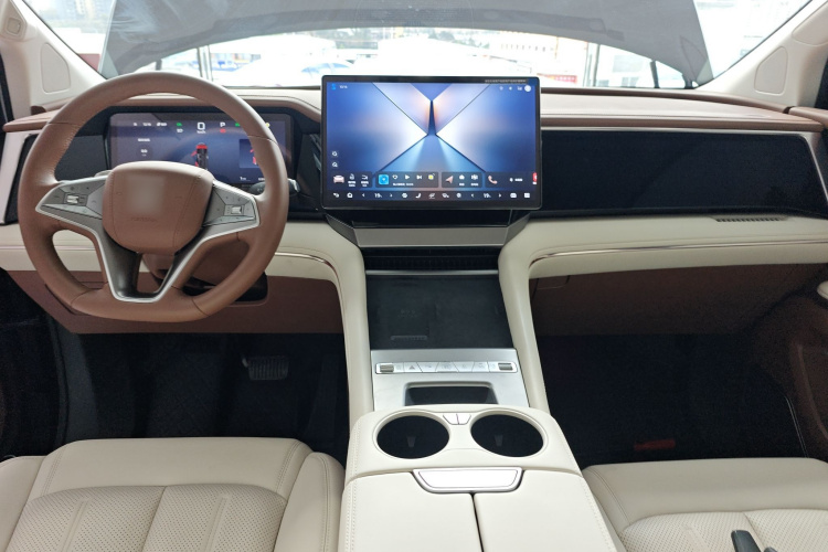 比亚迪 夏 2025款 DM-i 1.5T 180km 卓越型中控内饰12