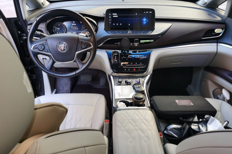 别克GL8 2021款 陆上公务舱 652T 豪华型中控内饰12