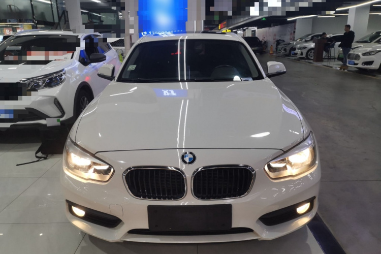 宝马1系(进口) 2015款 118i 领先型车身外观2