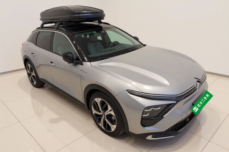 雪铁龙 凡尔赛C5 X 2022款 1.6T 享不凡 虎年开门红版车身外观3