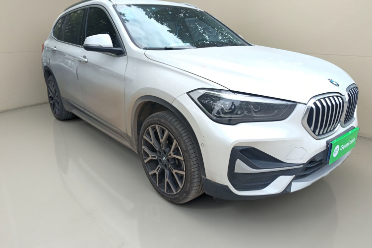 宝马X1 2020款 xDrive25Li 尊享型车身外观3