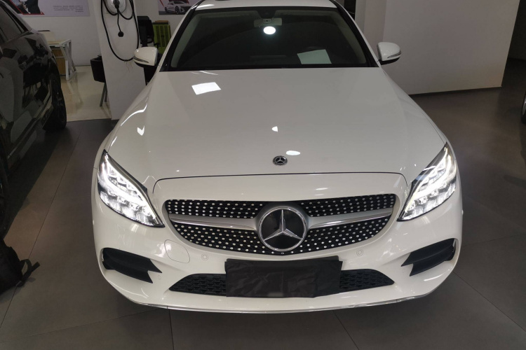 奔驰C级 2020款 改款 C 200 L 时尚型运动版车身外观2