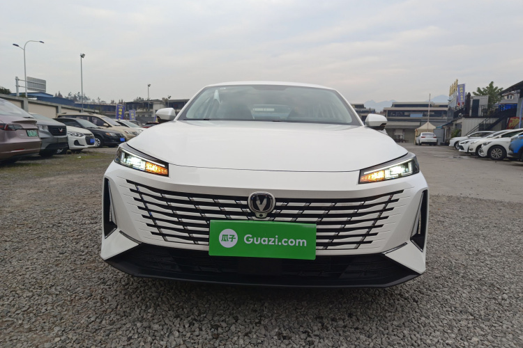 长安 逸动 2025款 蓝鲸 1.5T 500Bar尊贵型车身外观6001