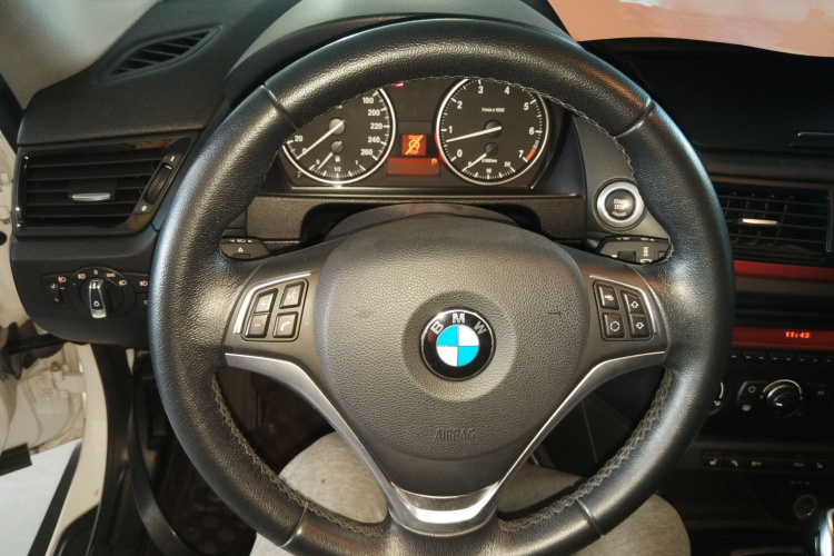 宝马X1 2015款 sDrive18i 时尚晋级版局部细节13