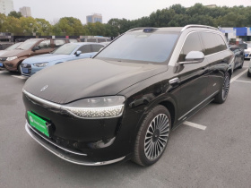 鸿蒙智行 问界M9 2025款 增程 Ultra版 52kWh 6座版