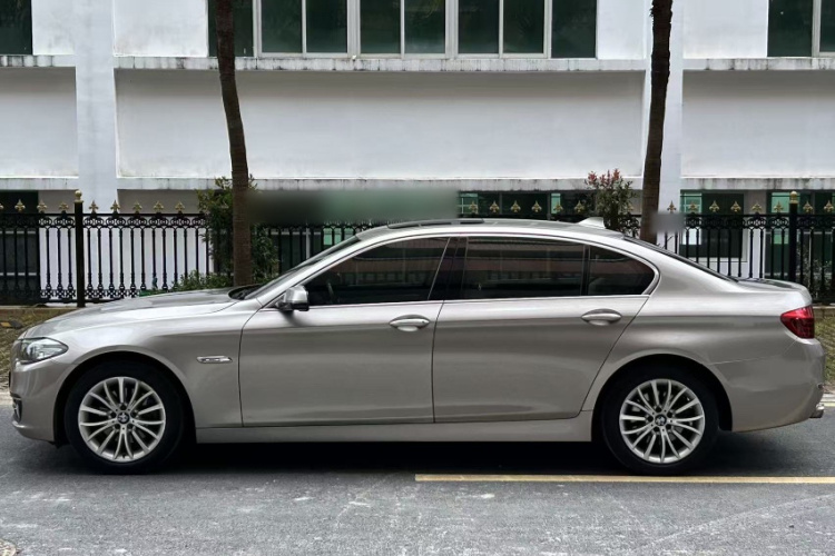宝马5系 2014款 525Li 豪华设计套装车身外观6002