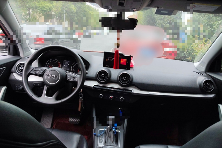 奥迪Q2L 2020款 35 TFSI 进取动感型中控内饰7002
