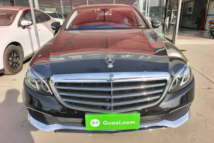 奔驰E级 2020款 E 300 L 运动时尚型车身外观2