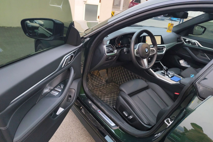 宝马4系 2022款 425i Gran Coupe M运动曜夜套装中控内饰20