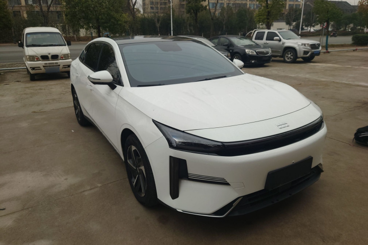 吉利银河 银河L6 2023款 125km 星舰车身外观3