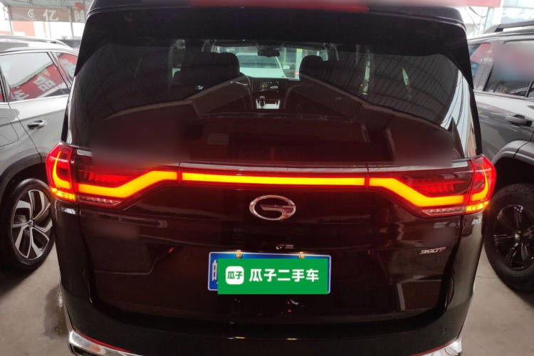 广汽传祺 传祺M8 2023款 领秀系列 390T 尊贵版车身外观6