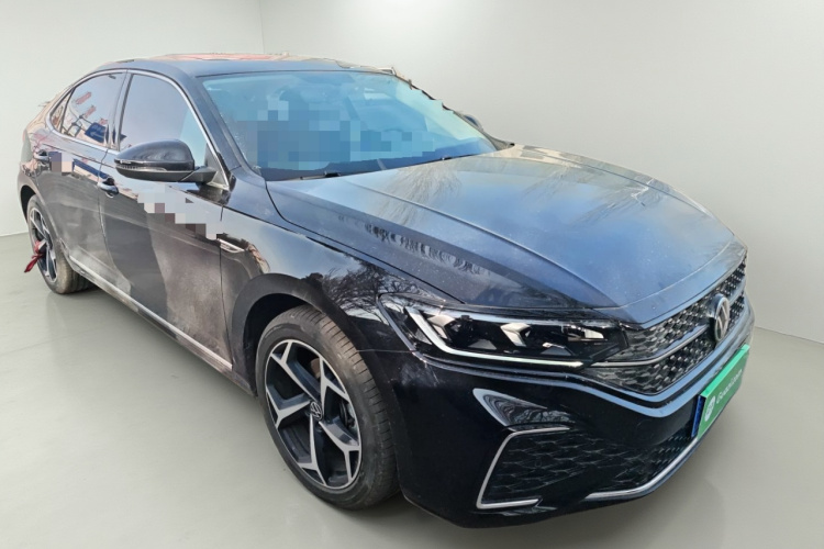 大众 帕萨特 2025款 出众款 380TSI 星空龙腾版车身外观3