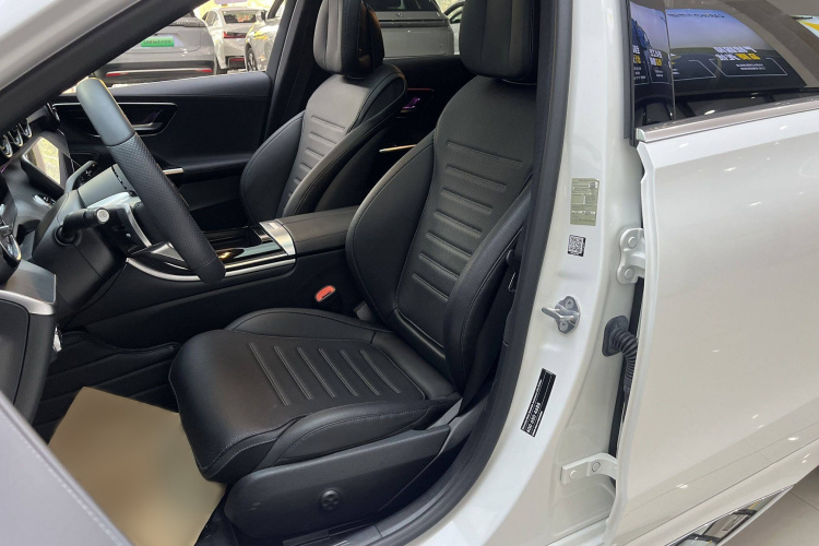 奔驰C级 2022款 C 200 L 运动版中控内饰7004