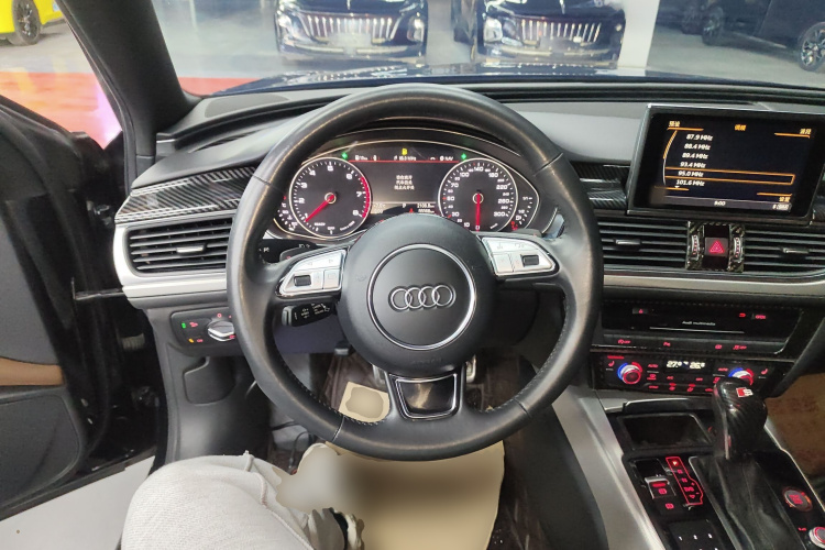 奥迪A6L 2018款 30周年年型 45 TFSI quattro 运动型局部细节13