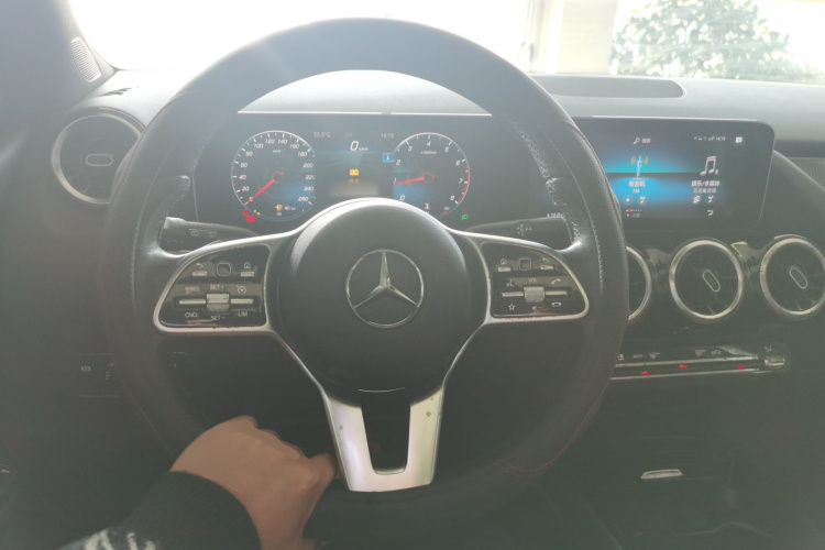 奔驰B级 2021款 B 200 动感型局部细节13
