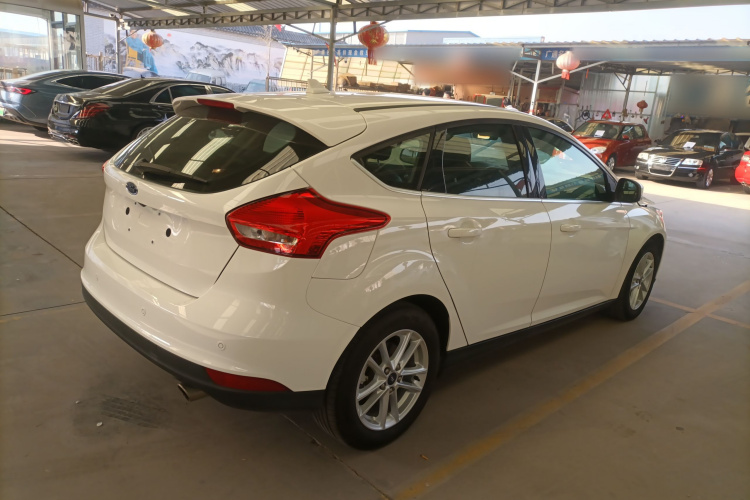 福特 福克斯 2018款 两厢经典 EcoBoost 180 自动精英型车身外观6003