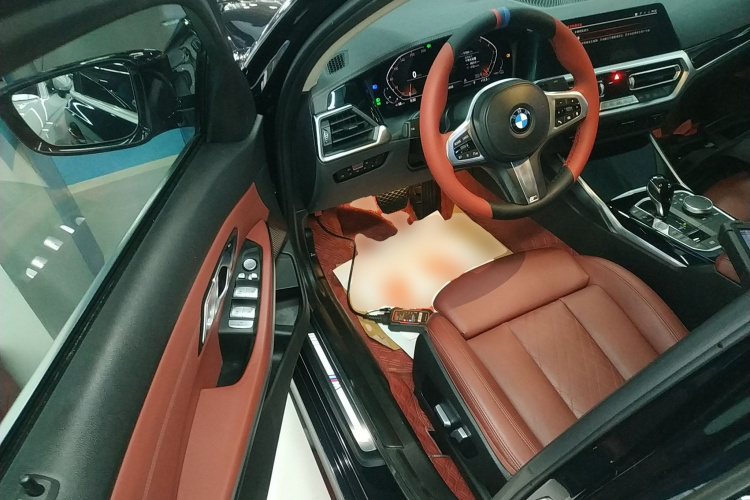 宝马3系 2022款 320Li M运动套装中控内饰7003