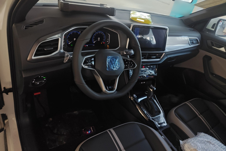 大众 T-ROC探歌 2025款 改款二 300TSI DSG两驱星光版中控内饰12