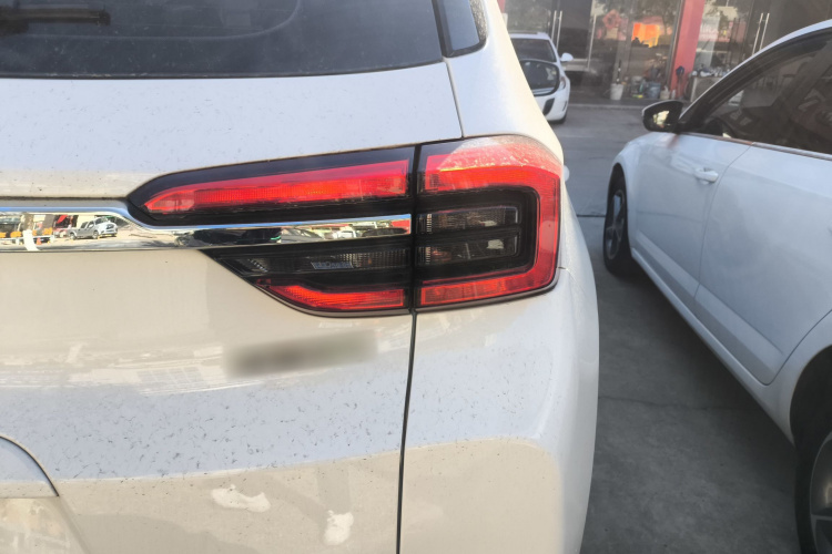 奇瑞 瑞虎5x 2019款 HERO 1.5T DCT高能版车身外观9