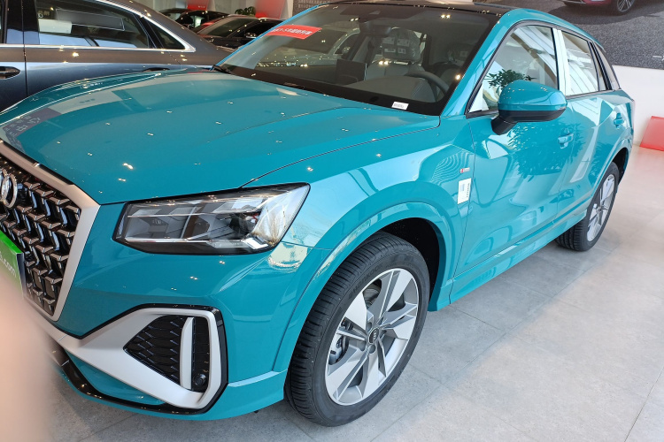 奥迪Q2L 2025款 35TFSI 时尚动感型车身外观4